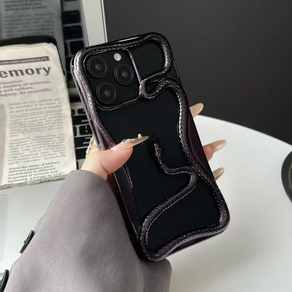 Fashion Snake Pattern Case For iPhone 16 Pro Max 15 14 Pro Luxry Plating Hollow Out Cover For iPhone 13 12 11 Transparent Cover